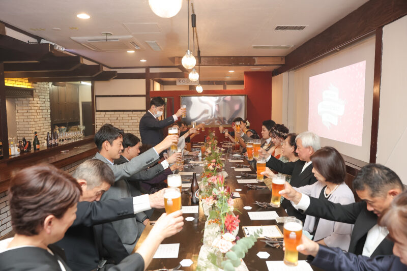 富山で小さな結婚式、お食事会の風景