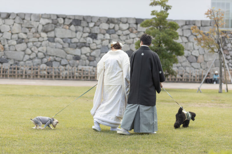 富山県射水市にあるウエディングフォトスタジオシャトンで行った、愛犬と一緒に撮影を行った時のお写真