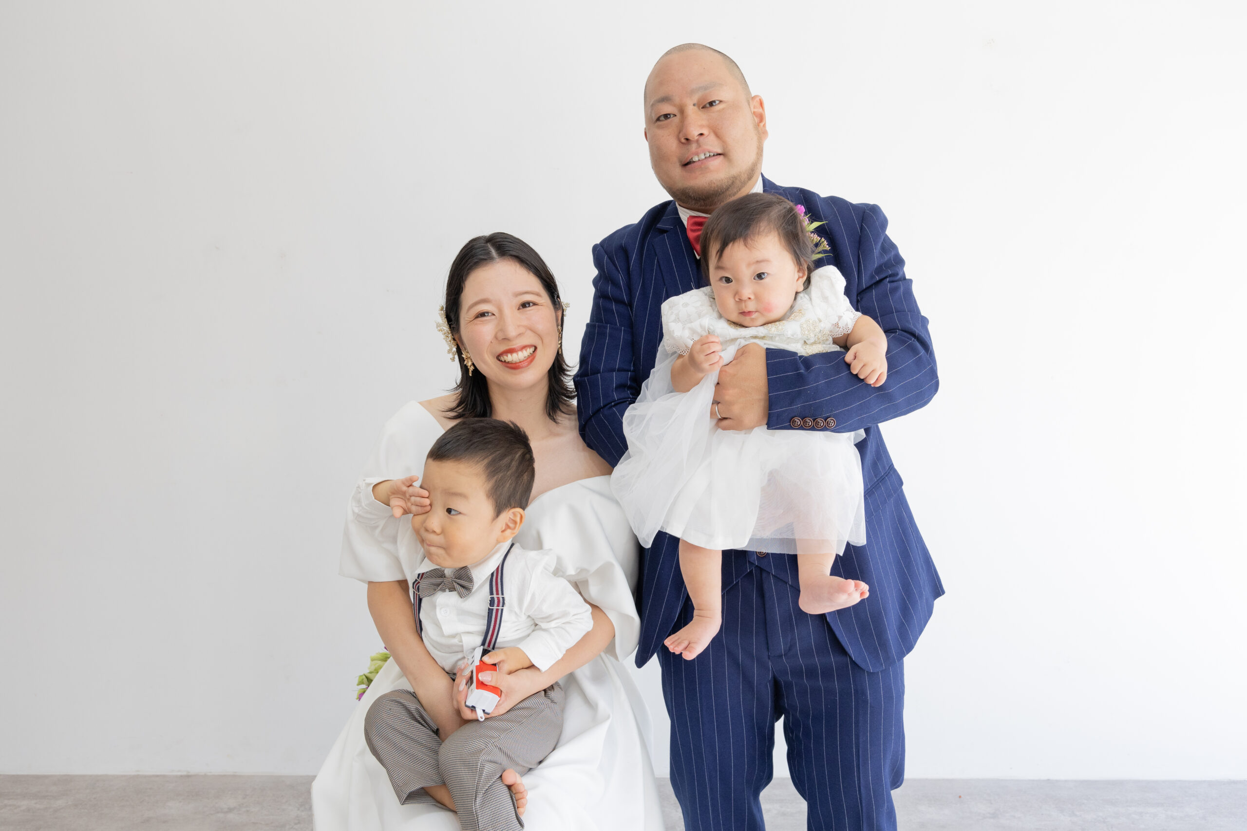 富山県射水市にあるウエディングフォトスタジオシャトンで行った親子で撮影するファミリーフォトウェディング