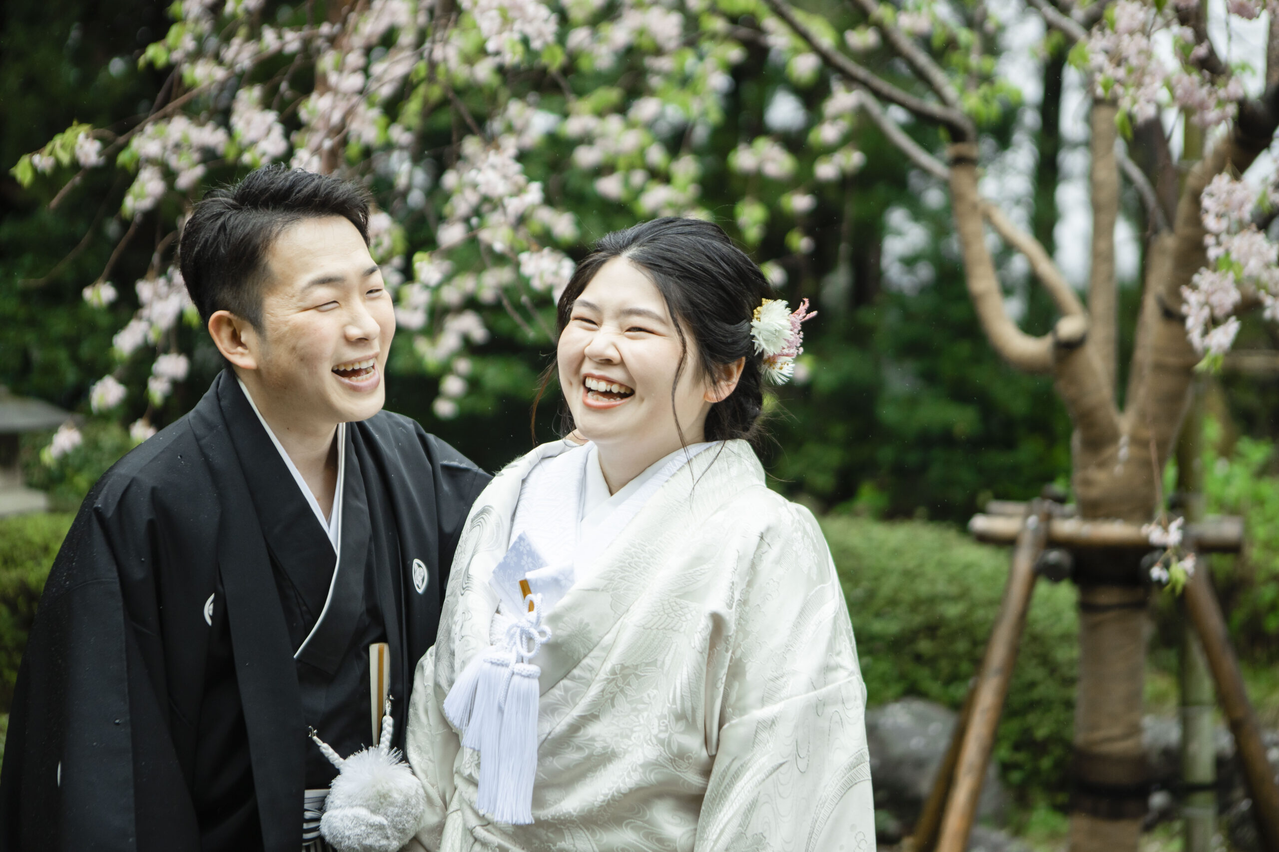 富山県射水市にあるウエディングフォトスタジオシャトンで行った新郎新婦を撮影するフォトウエディング