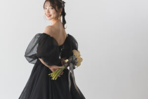 富山フォトウエディングでおしゃれなブラックドレスの選び方