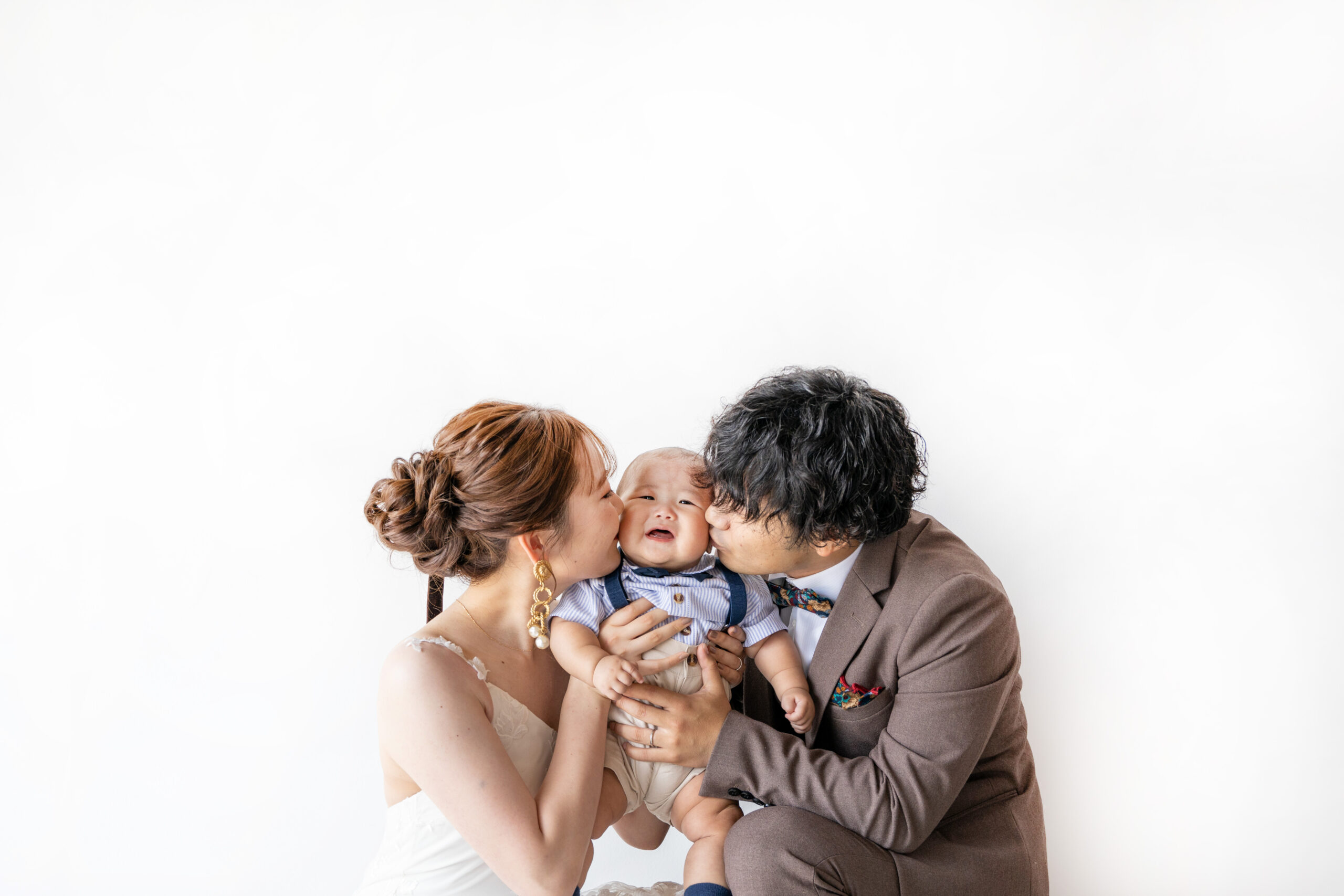 富山県射水市にあるウエディングフォトスタジオシャトンで行ったファミリーフォトウェディング