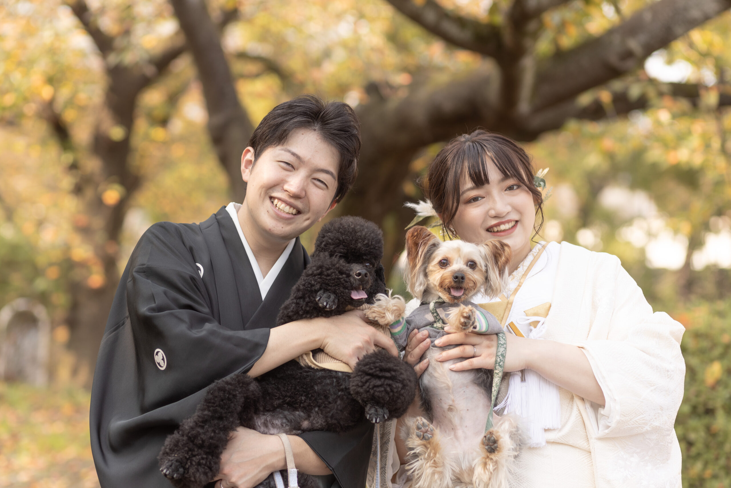 富山県射水市にあるウエディングフォトスタジオシャトンで行った新郎新婦が和装フォトウェディングで愛犬とロケーションフォトウェディングを行なった新郎新婦のフォトウェディング