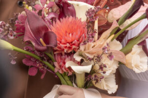 富山県射水市にあるウエディングフォトスタジオシャトンで行ったブーケをメインに撮影したショット